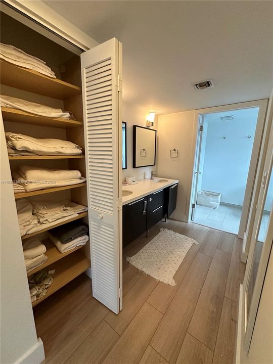 Recently Rented: $4,500 (2 beds, 2 baths, 1450 Square Feet)