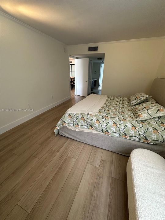 Recently Rented: $4,500 (2 beds, 2 baths, 1450 Square Feet)