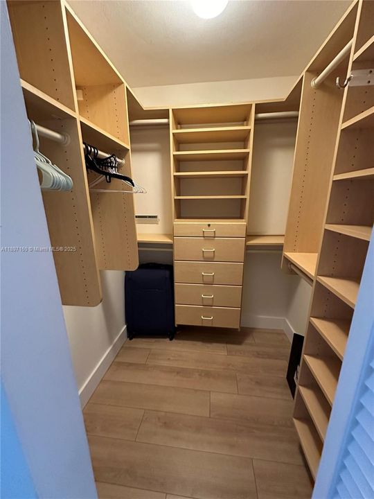 Recently Rented: $4,500 (2 beds, 2 baths, 1450 Square Feet)