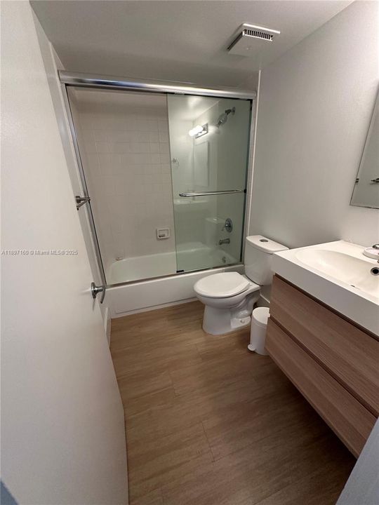 Recently Rented: $4,500 (2 beds, 2 baths, 1450 Square Feet)