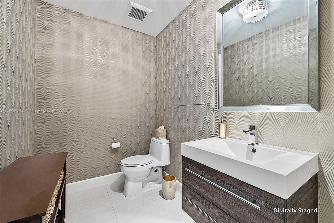 En Venta: $3,250,000 (2 camas, 2 baños, 2636 Pies cuadrados)