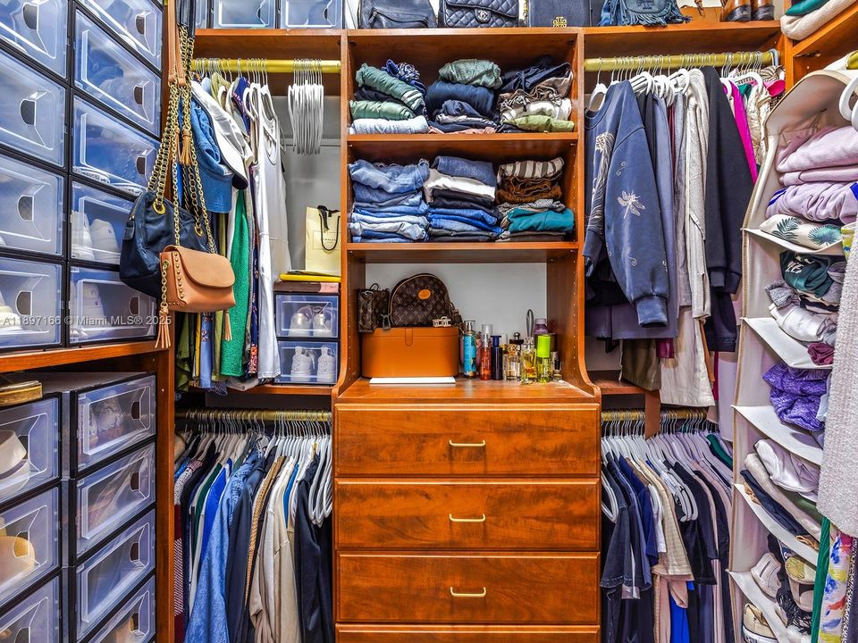 Recently Sold: $429,000 (2 beds, 2 baths, 1312 Square Feet)