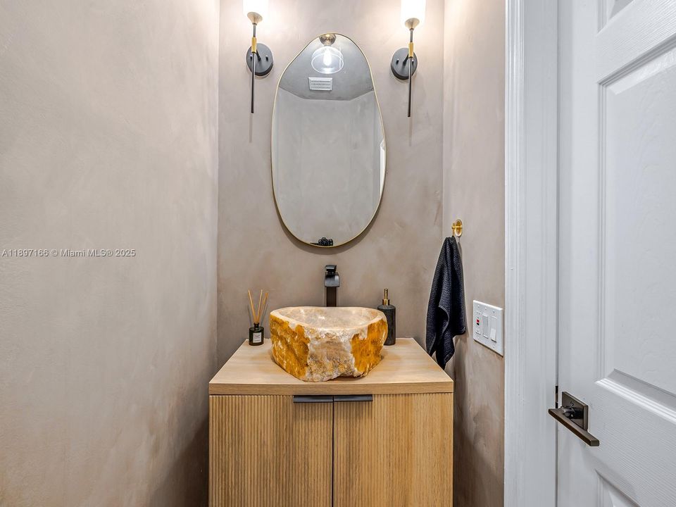 Recently Sold: $429,000 (2 beds, 2 baths, 1312 Square Feet)