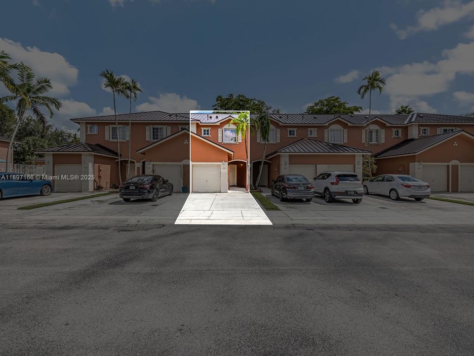 Recently Sold: $429,000 (2 beds, 2 baths, 1312 Square Feet)