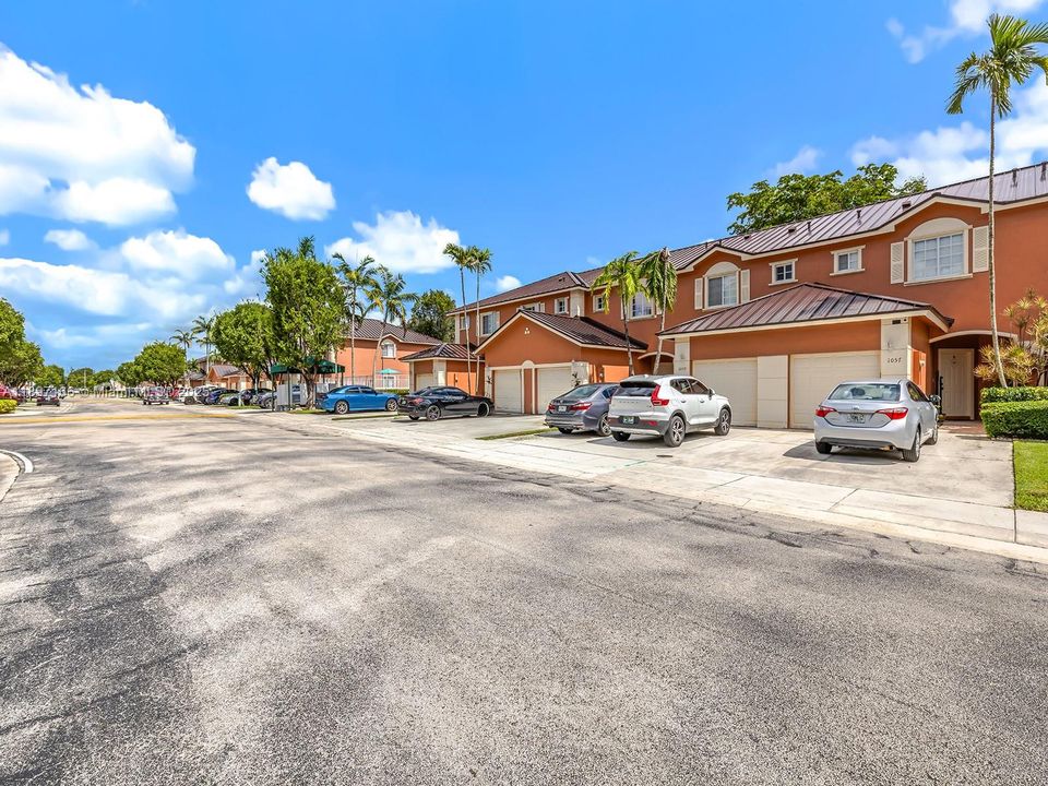 Recently Sold: $429,000 (2 beds, 2 baths, 1312 Square Feet)