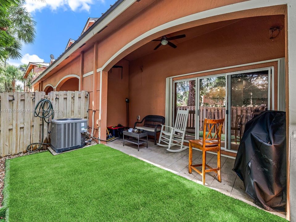 Recently Sold: $429,000 (2 beds, 2 baths, 1312 Square Feet)