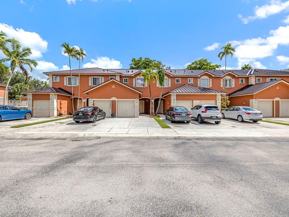 Recently Sold: $429,000 (2 beds, 2 baths, 1312 Square Feet)