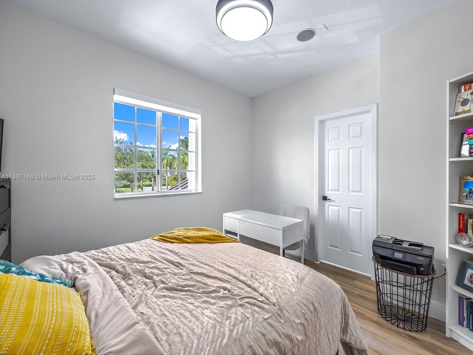 Recently Sold: $429,000 (2 beds, 2 baths, 1312 Square Feet)