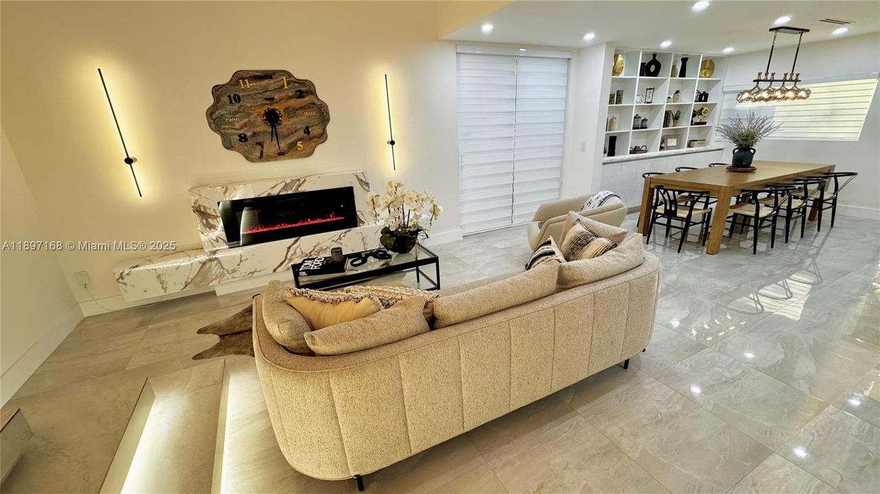 En Venta: $595,900 (3 camas, 2 baños, 1494 Pies cuadrados)