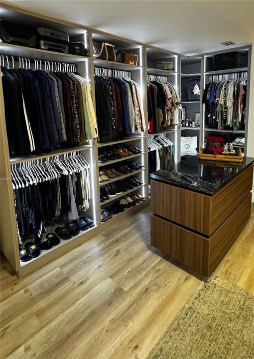 En Venta: $595,900 (3 camas, 2 baños, 1494 Pies cuadrados)