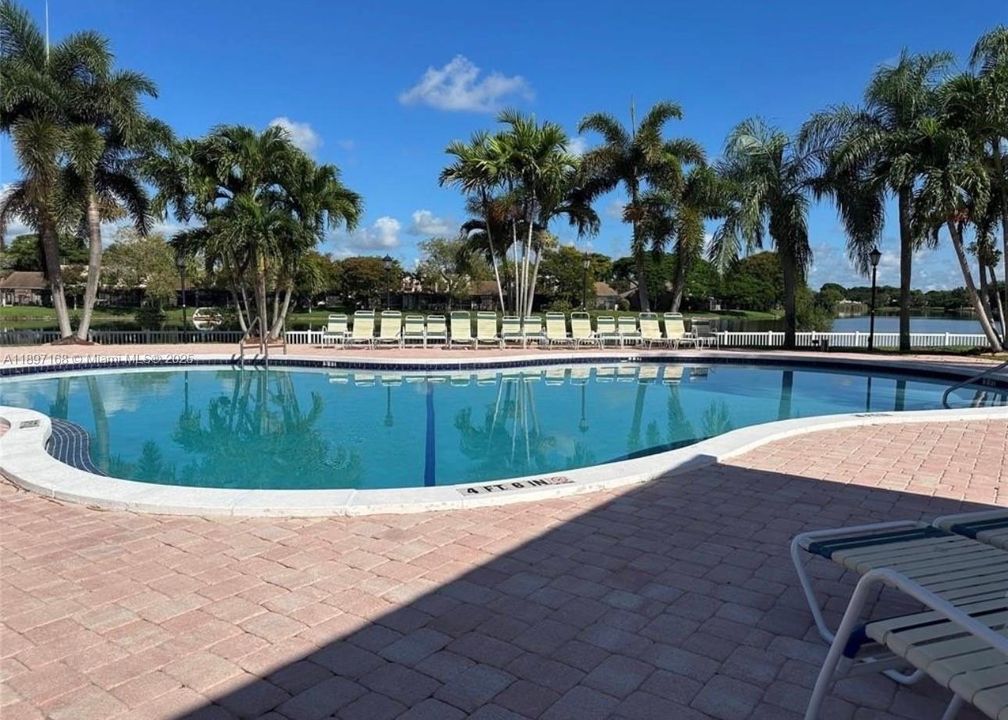 En Venta: $595,900 (3 camas, 2 baños, 1494 Pies cuadrados)