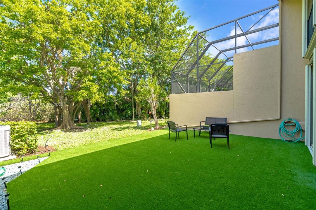 合同活跃: $4,500 (3 贝兹, 2 浴室, 1712 平方英尺)