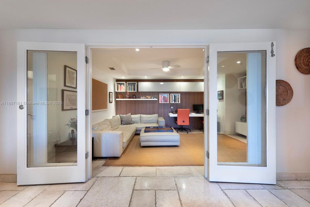 На продажу: $4,100,000 (4 спален, 4 ванн, 3368 Квадратных фут)