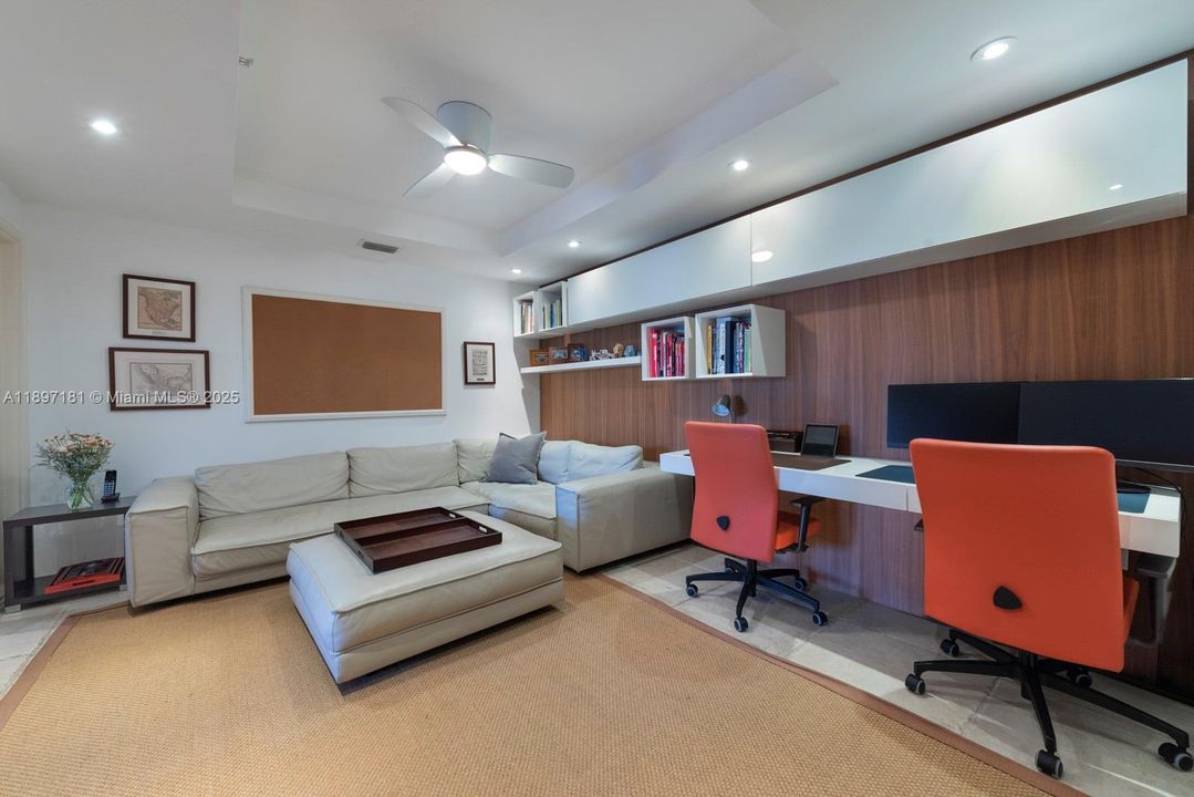 На продажу: $4,100,000 (4 спален, 4 ванн, 3368 Квадратных фут)