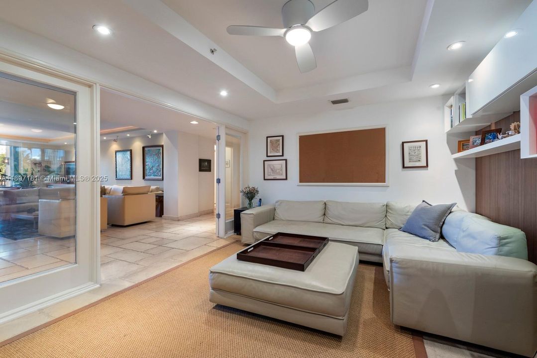 На продажу: $4,100,000 (4 спален, 4 ванн, 3368 Квадратных фут)