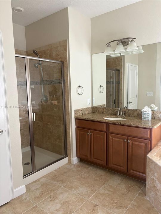 待售: $699,999 (5 贝兹, 3 浴室, 0 平方英尺)