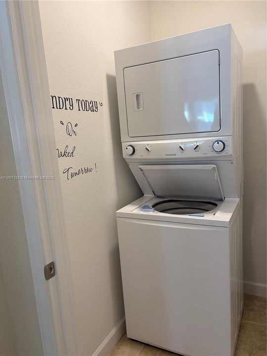 待售: $699,999 (5 贝兹, 3 浴室, 0 平方英尺)