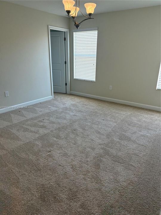 待售: $699,999 (5 贝兹, 3 浴室, 0 平方英尺)