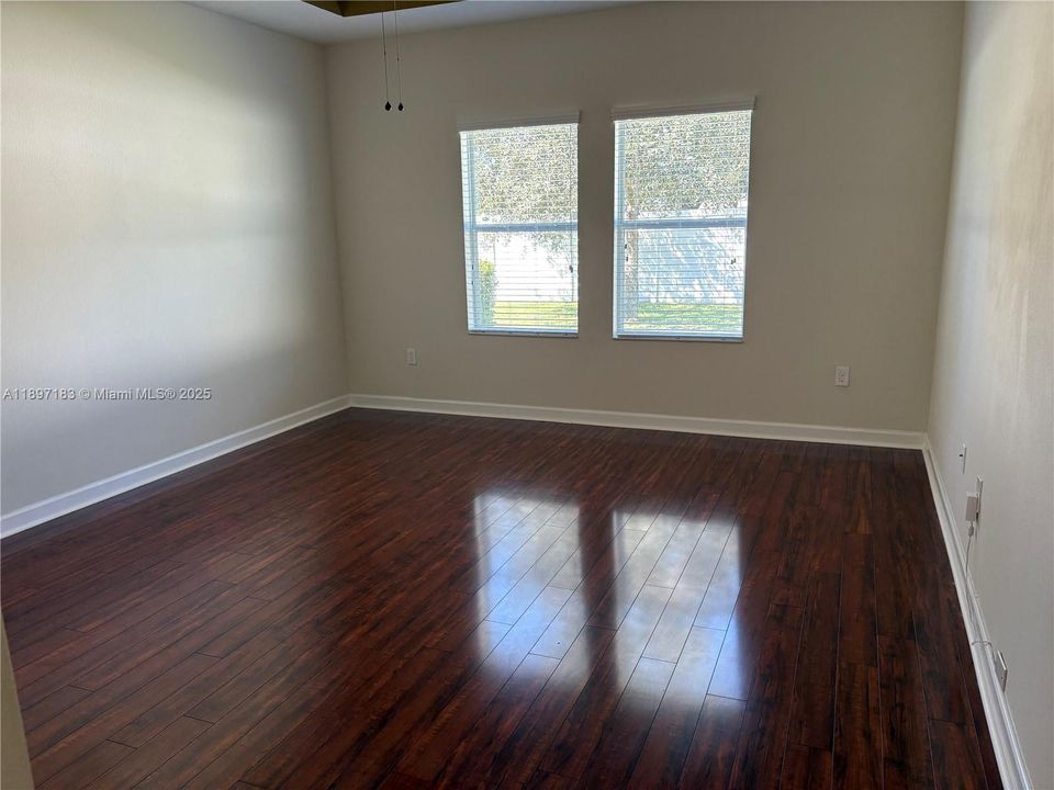 待售: $699,999 (5 贝兹, 3 浴室, 0 平方英尺)