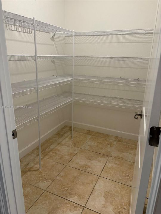 待售: $699,999 (5 贝兹, 3 浴室, 0 平方英尺)