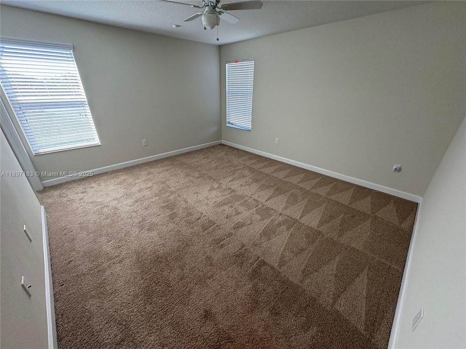 待售: $699,999 (5 贝兹, 3 浴室, 0 平方英尺)