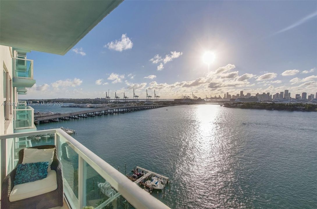 待售: $1,550,000 (3 贝兹, 2 浴室, 1372 平方英尺)