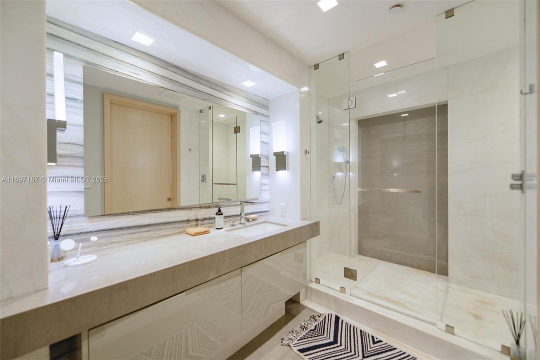 En Venta: $5,150,000 (4 camas, 6 baños, 3735 Pies cuadrados)