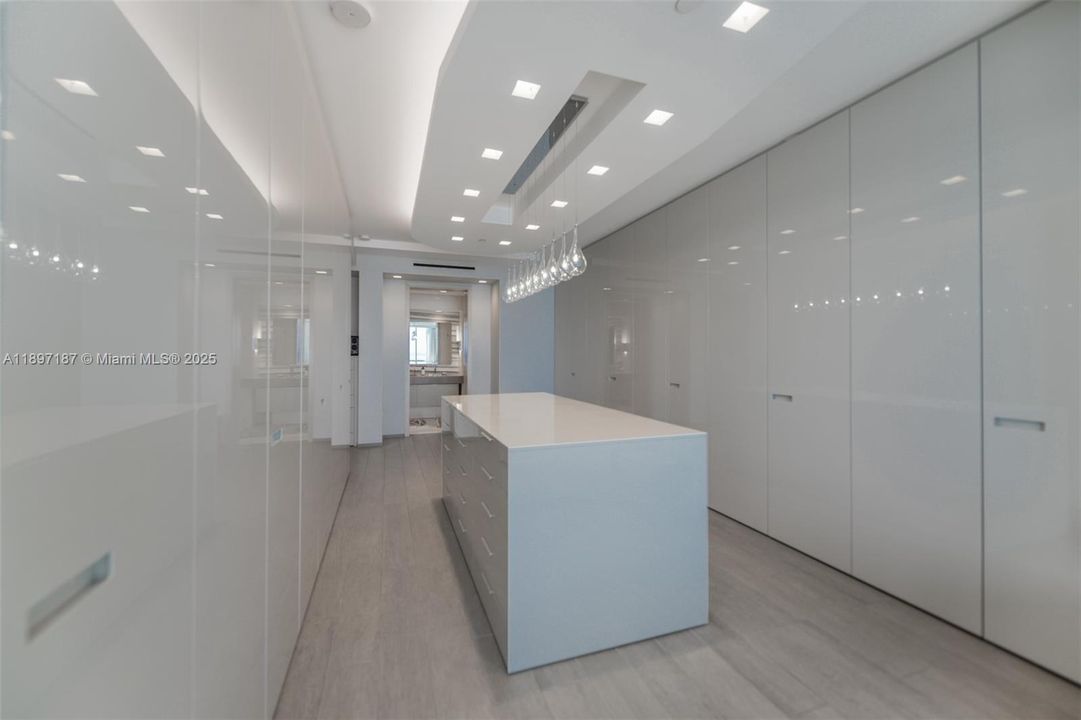 En Venta: $5,150,000 (4 camas, 6 baños, 3735 Pies cuadrados)