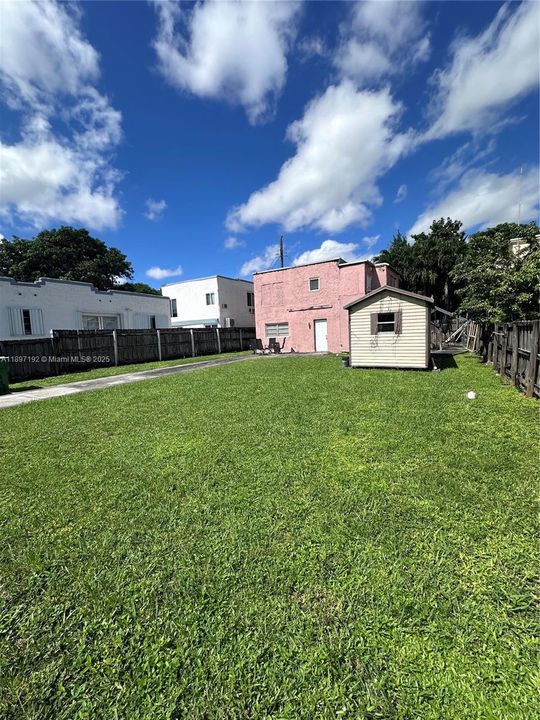 Vendido Recientemente: $575,000 (4 camas, 2 baños, 1019 Pies cuadrados)