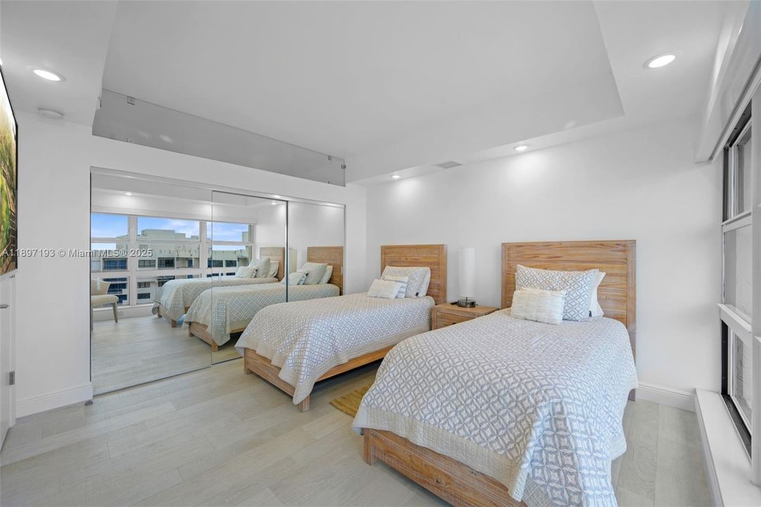 出租: $7,000 (3 贝兹, 2 浴室, 1615 平方英尺)