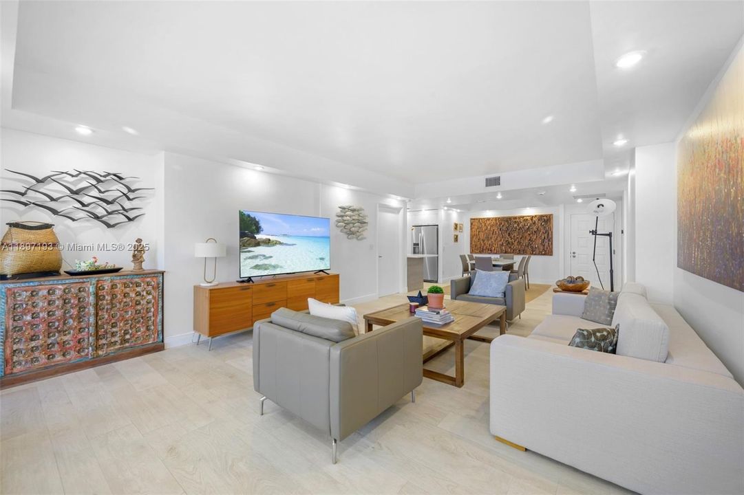 出租: $7,000 (3 贝兹, 2 浴室, 1615 平方英尺)