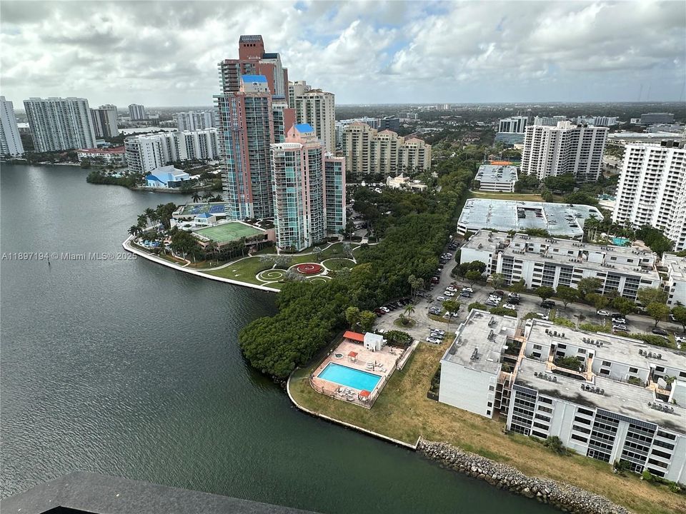 Под контрактом: $4,500 (2 спален, 2 ванн, 1181 Квадратных фут)