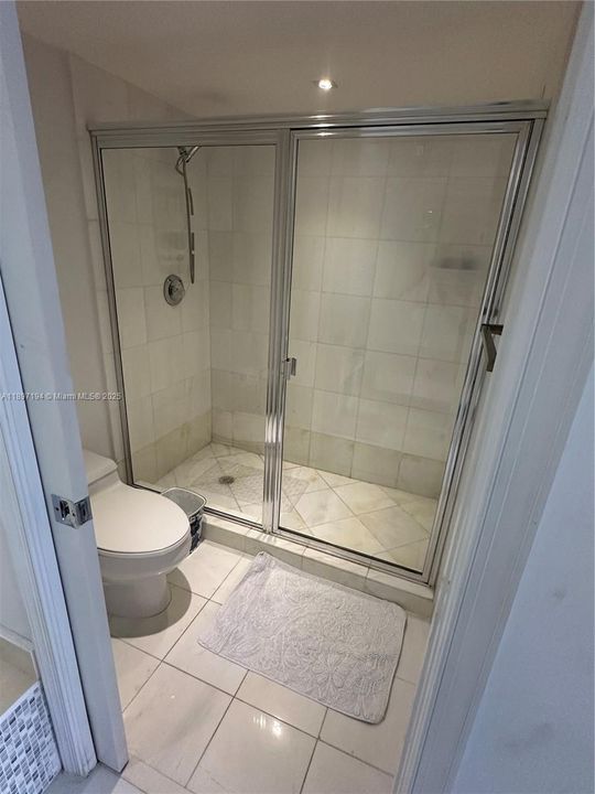 Под контрактом: $4,500 (2 спален, 2 ванн, 1181 Квадратных фут)