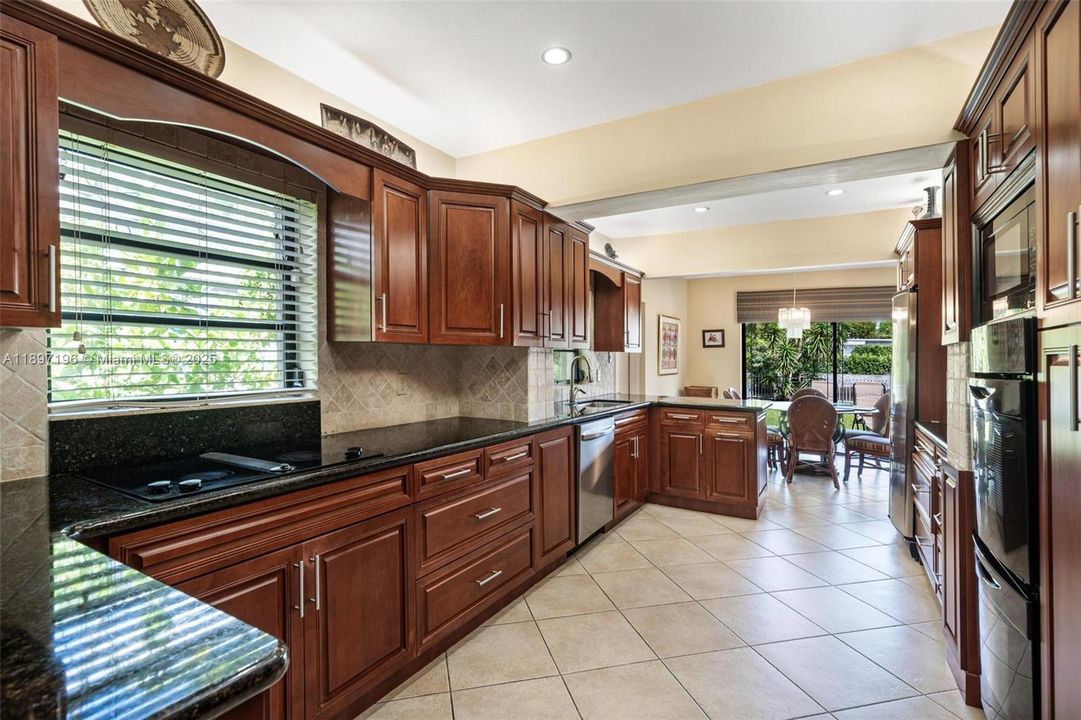 For Sale: $2,897,500 (3 beds, 2 baths, 2828 Square Feet)