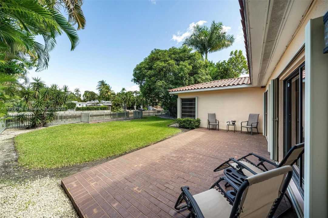 For Sale: $2,897,500 (3 beds, 2 baths, 2828 Square Feet)