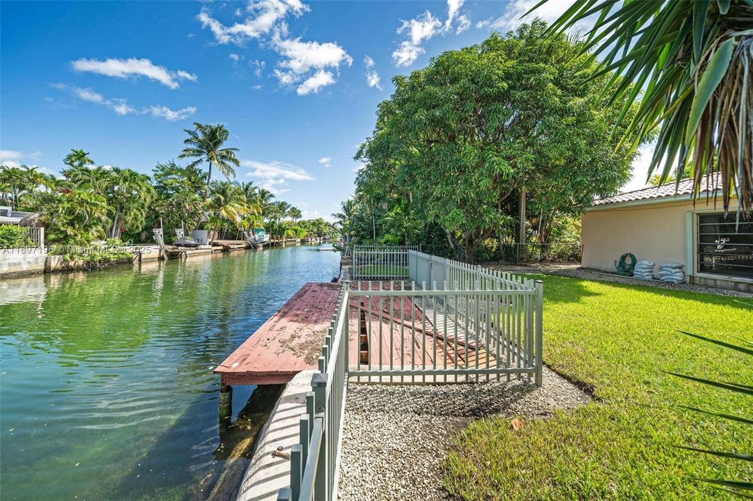 For Sale: $2,897,500 (3 beds, 2 baths, 2828 Square Feet)