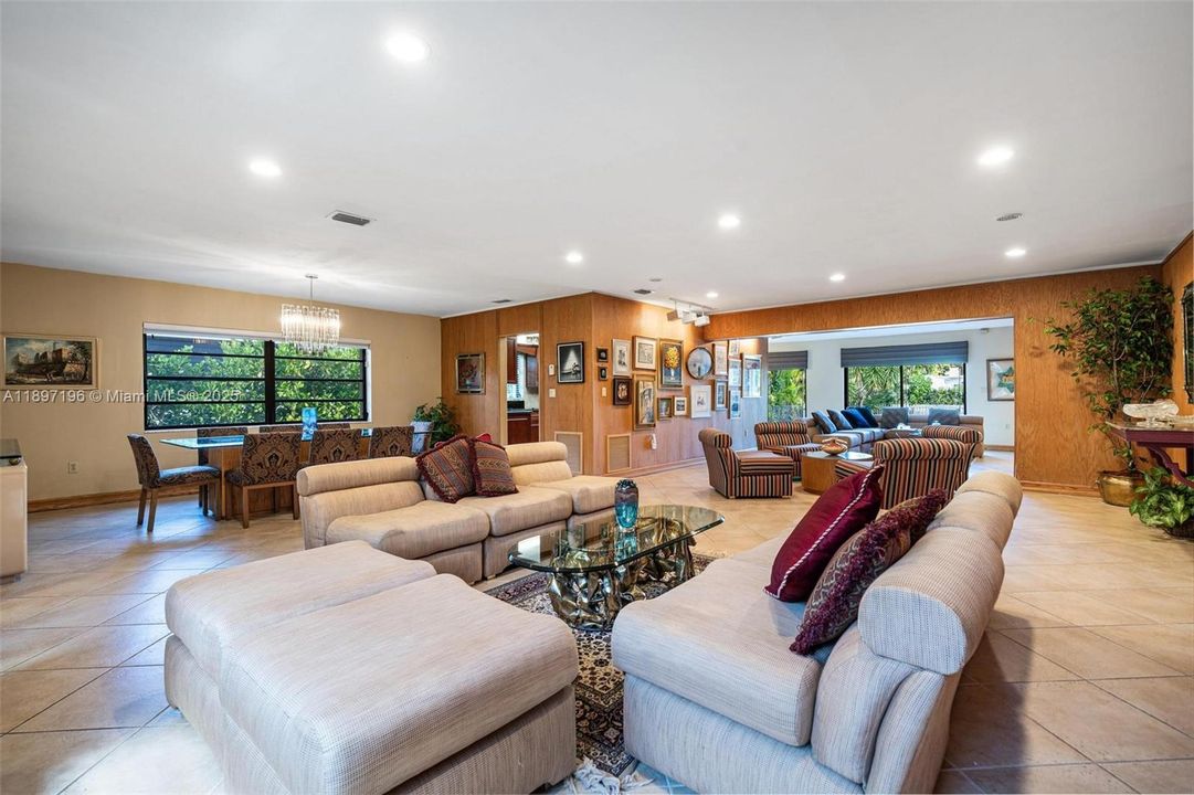 For Sale: $2,897,500 (3 beds, 2 baths, 2828 Square Feet)