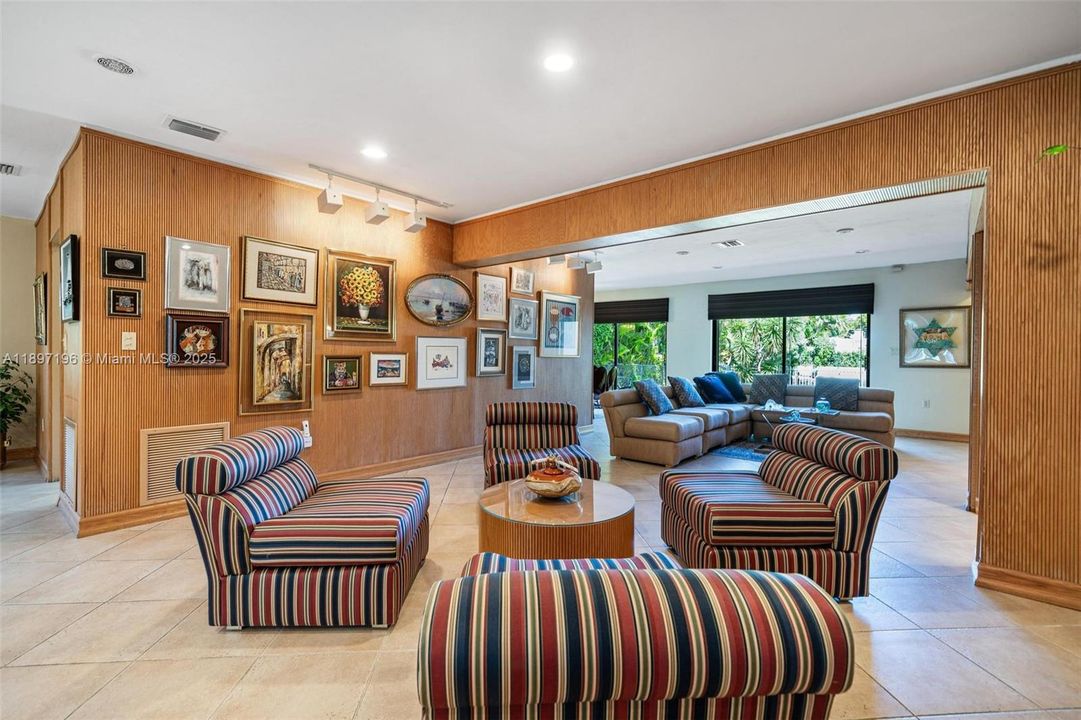 For Sale: $2,897,500 (3 beds, 2 baths, 2828 Square Feet)