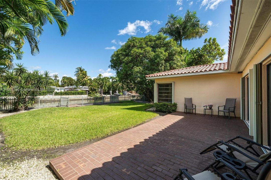 For Sale: $2,897,500 (3 beds, 2 baths, 2828 Square Feet)