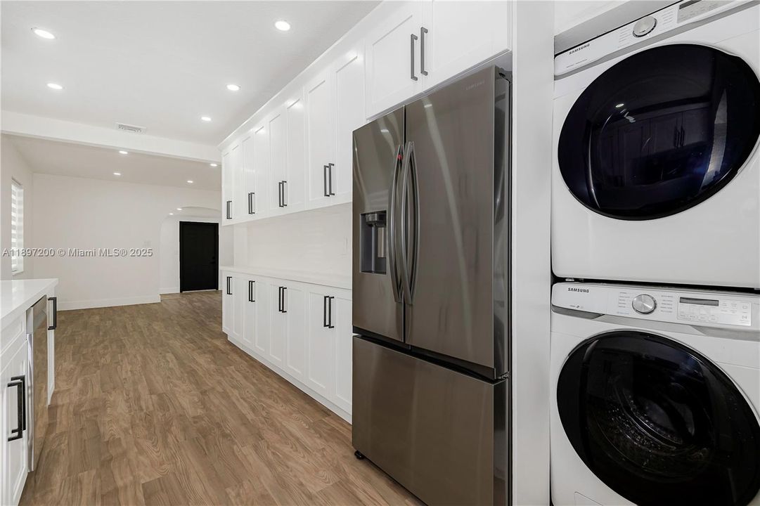 Active With Contract: $565,000 (4 beds, 2 baths, 1444 Square Feet)