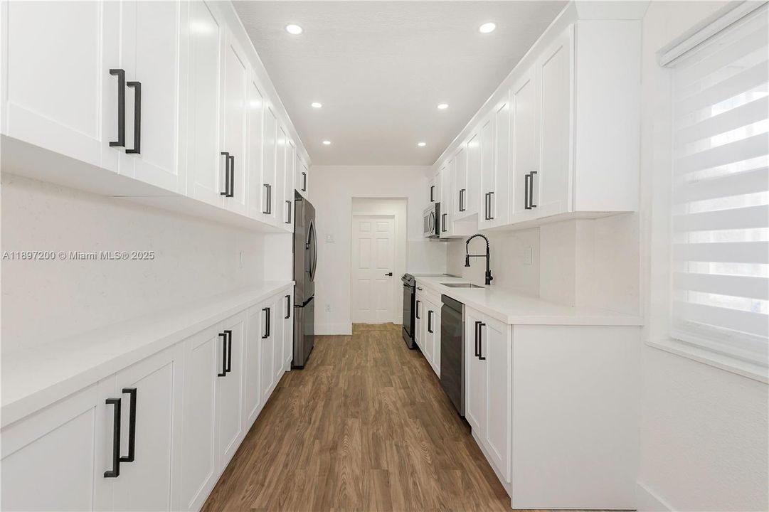 Active With Contract: $565,000 (4 beds, 2 baths, 1444 Square Feet)