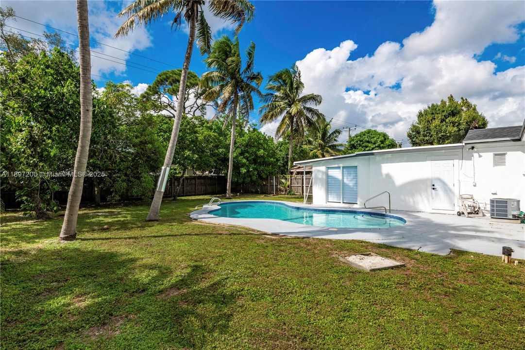 Active With Contract: $565,000 (4 beds, 2 baths, 1444 Square Feet)