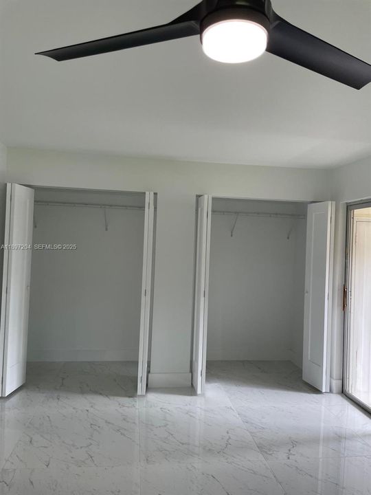 For Sale: $124,900 (1 beds, 1 baths, 720 Square Feet)