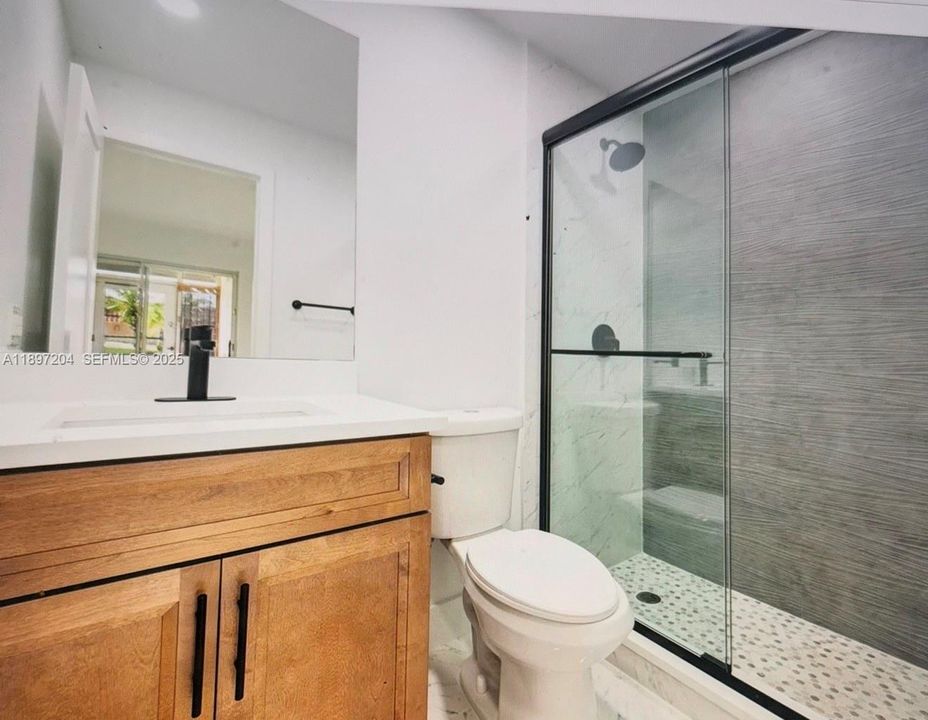 For Sale: $124,900 (1 beds, 1 baths, 720 Square Feet)