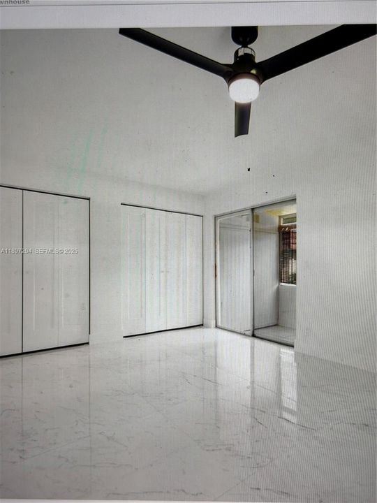 For Sale: $124,900 (1 beds, 1 baths, 720 Square Feet)