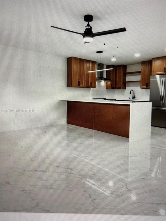 For Sale: $124,900 (1 beds, 1 baths, 720 Square Feet)