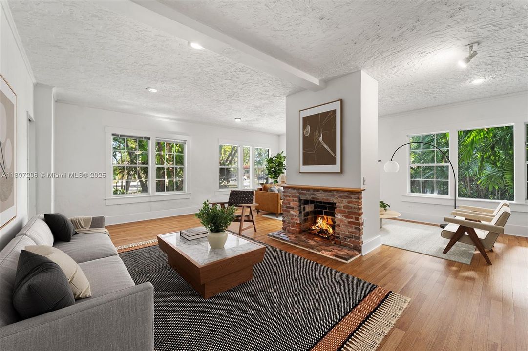 For Sale: $2,150,000 (5 beds, 2 baths, 2958 Square Feet)