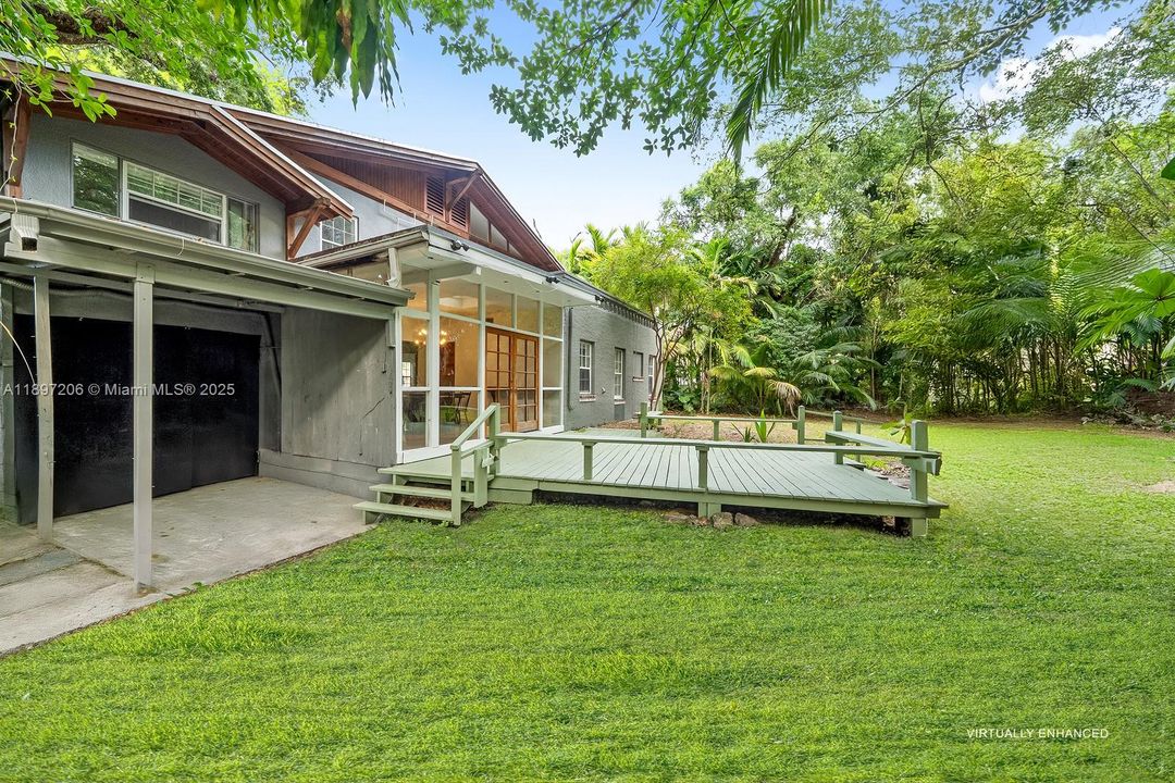 For Sale: $2,150,000 (5 beds, 2 baths, 2958 Square Feet)