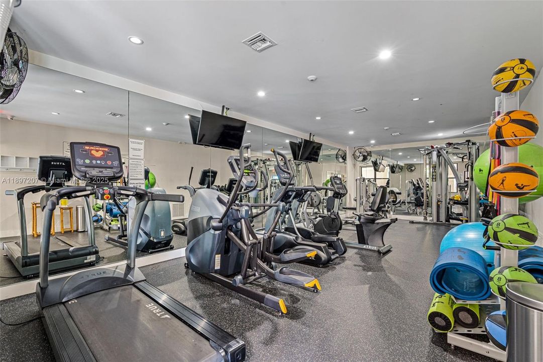 En Renta: $8,000 (2 camas, 2 baños, 2651 Pies cuadrados)