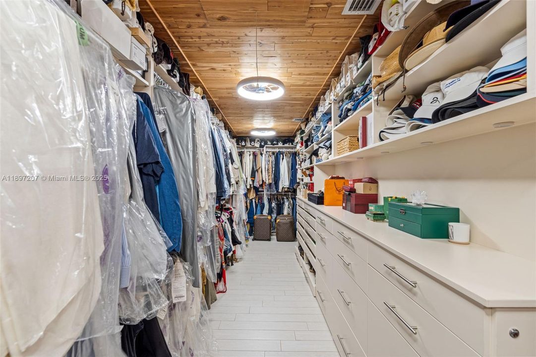 En Renta: $8,000 (2 camas, 2 baños, 2651 Pies cuadrados)